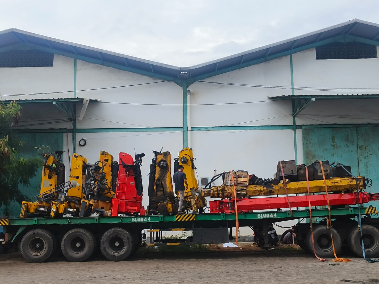 16ton crane xcmg, 20toncrane, sewacranejakarta, rentalcrane,sewaalatberat,sewaalatmurah