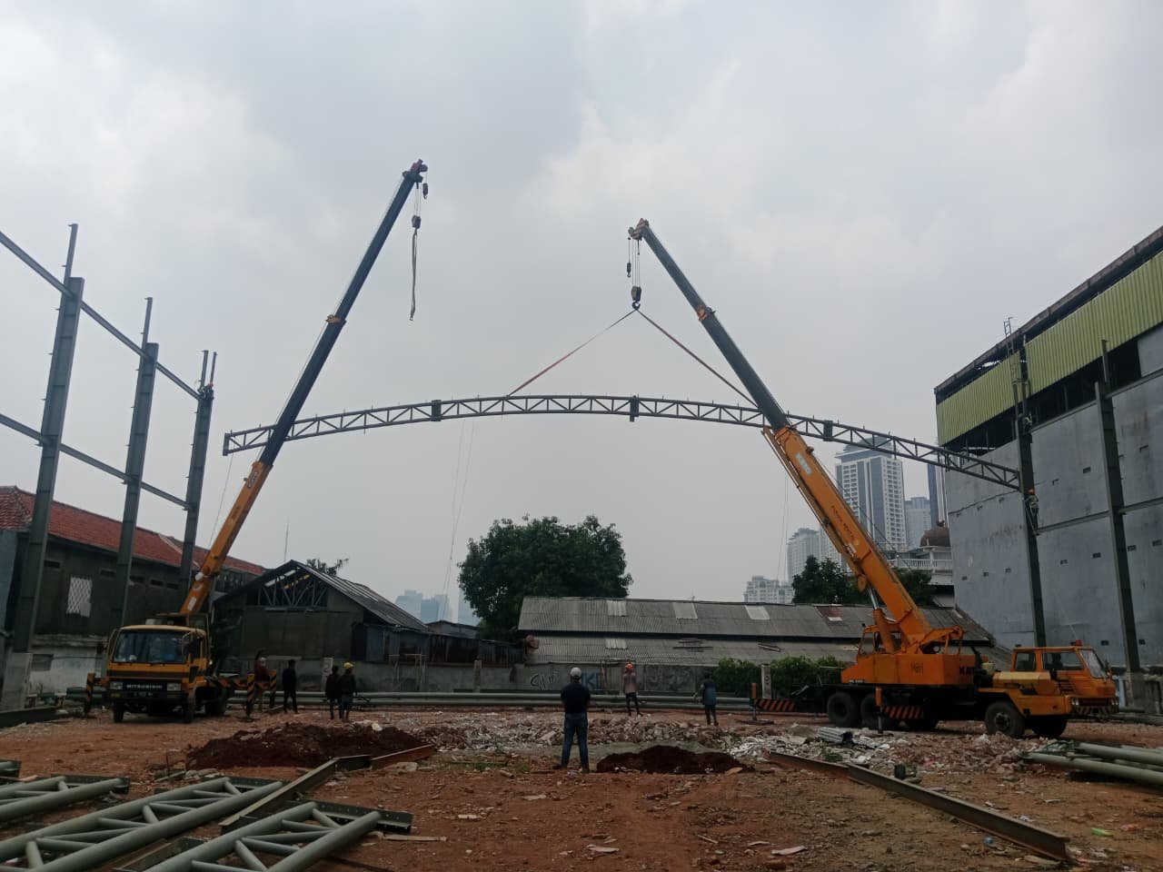 25ton crane KATO, 25toncrane, sewacranejakarta, rentalcranejabodetabek,sewaalatberat,sewaalatmurah